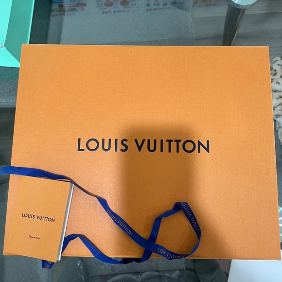 LOUIS VUITTON BAG BOX with blue authentic ribbon - Picture 1 of 2